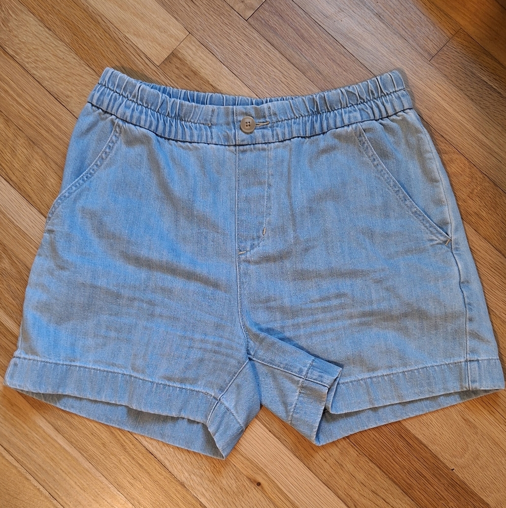 Levi Lightwash Shorts